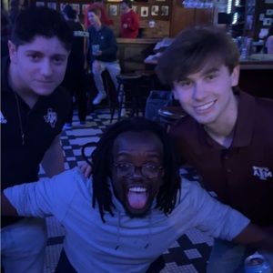 Meet your Posher, Dylan